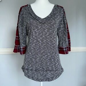 Buckle Daytrip brand grey with plaid sleeves